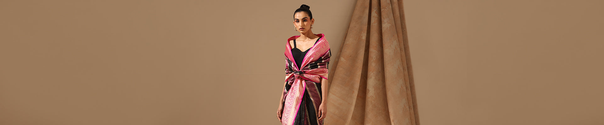 Kanak_-_Handwoven_Tissue_Sarees_for_Radiant_Soirees_WeaverStory01