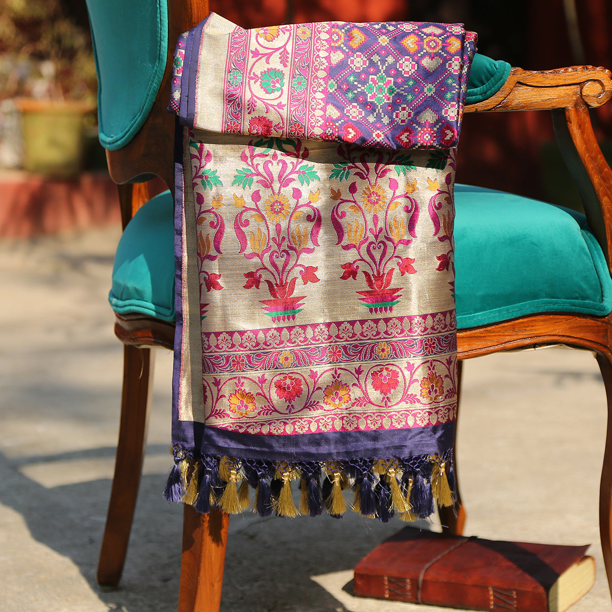 Weavers Villa Dupatta In Poli-Seta Banarasi Per Donna - Lunghezza 2,25 Metri, Morbida E Leggera, Ideale Per Ogni Stagione E Occasione