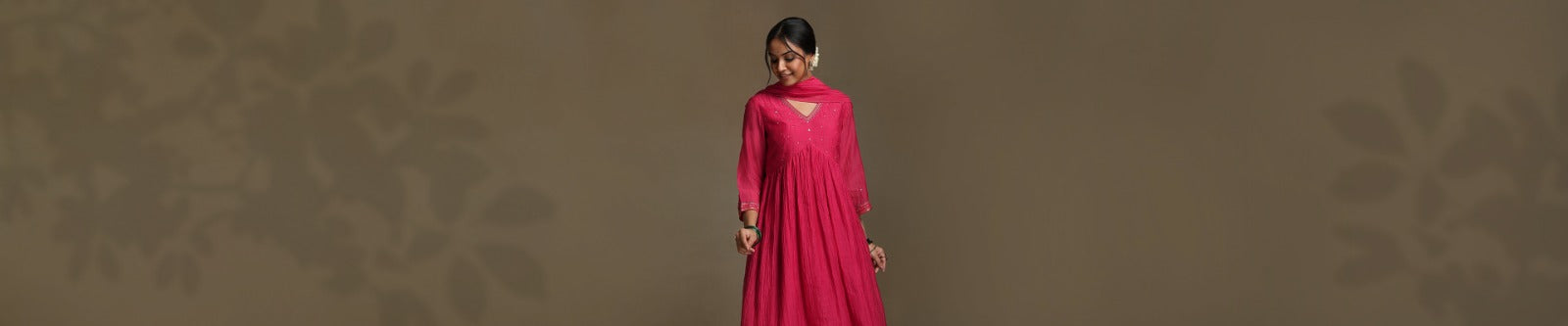 Handcrafted_Chanderi_Ensembles_WeaverStory01