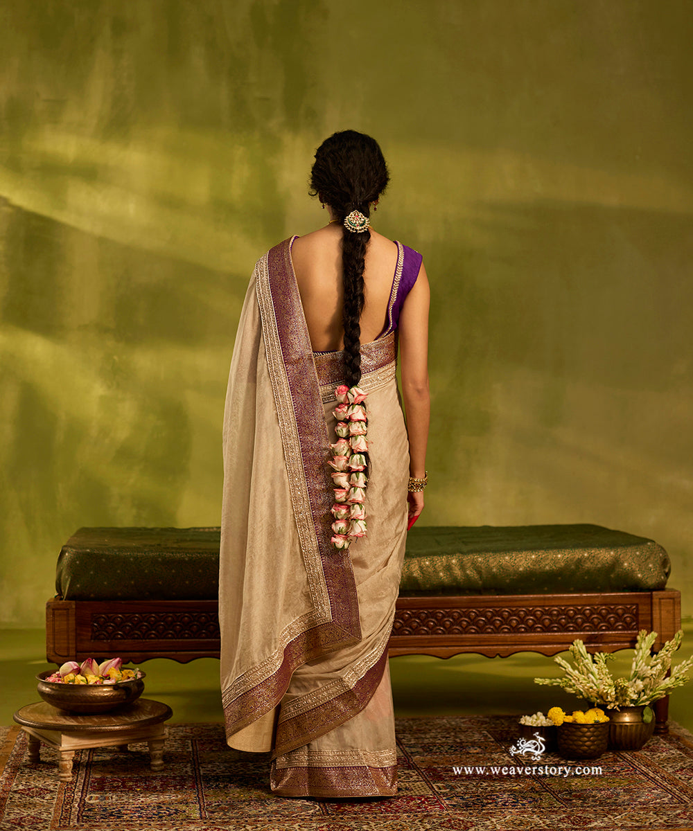 Handloom_Off_White_Pure_Tissue_Silk_Hand_Embroidered_Saree_With_Zardozi_Border_WeaverStory03