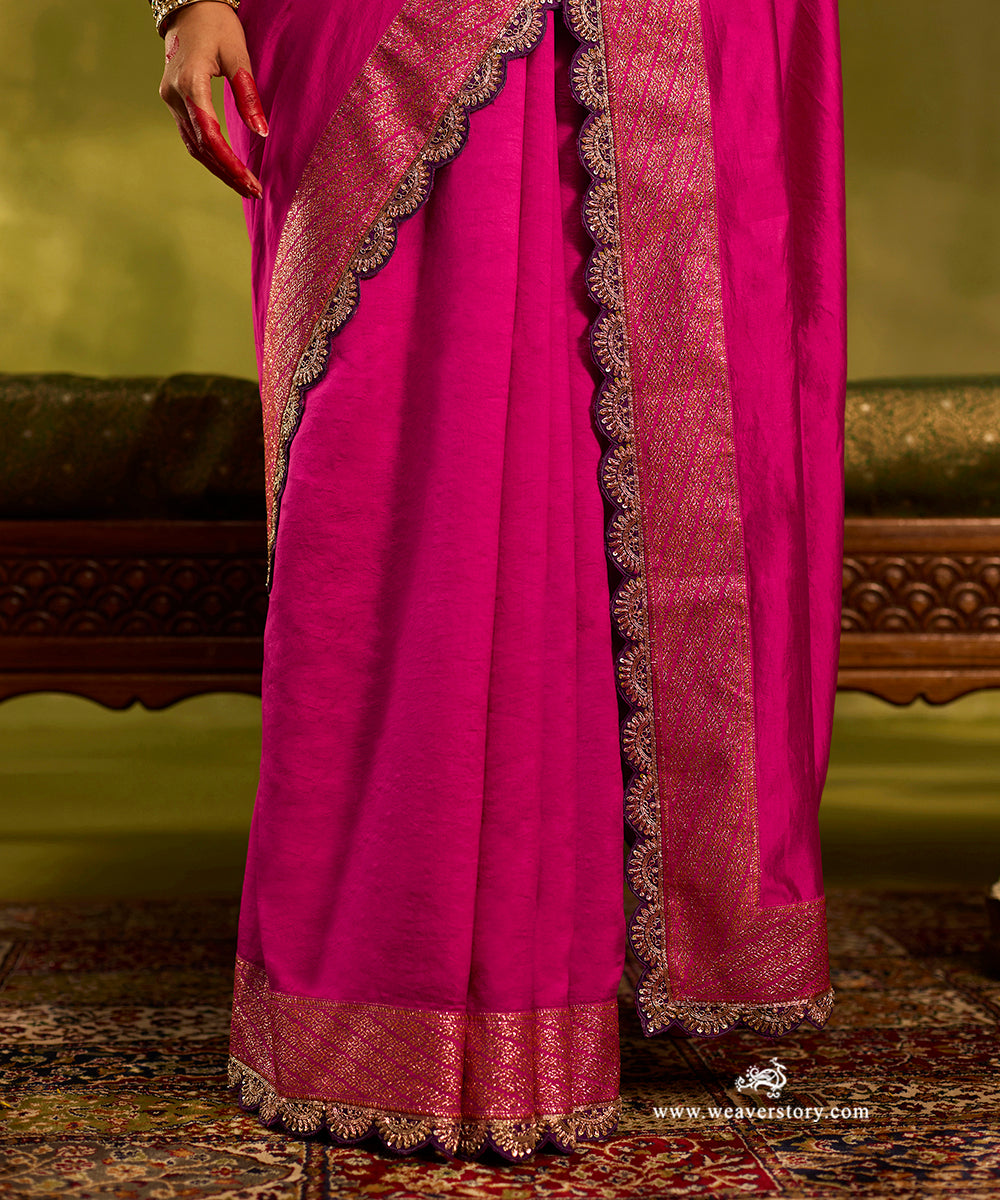 Handloom_Hot_Pink_Pure_Chiniya_Silk_Saree_With_Hand_Embroidered_Purple_Scalloped_Border_WeaverStory04
