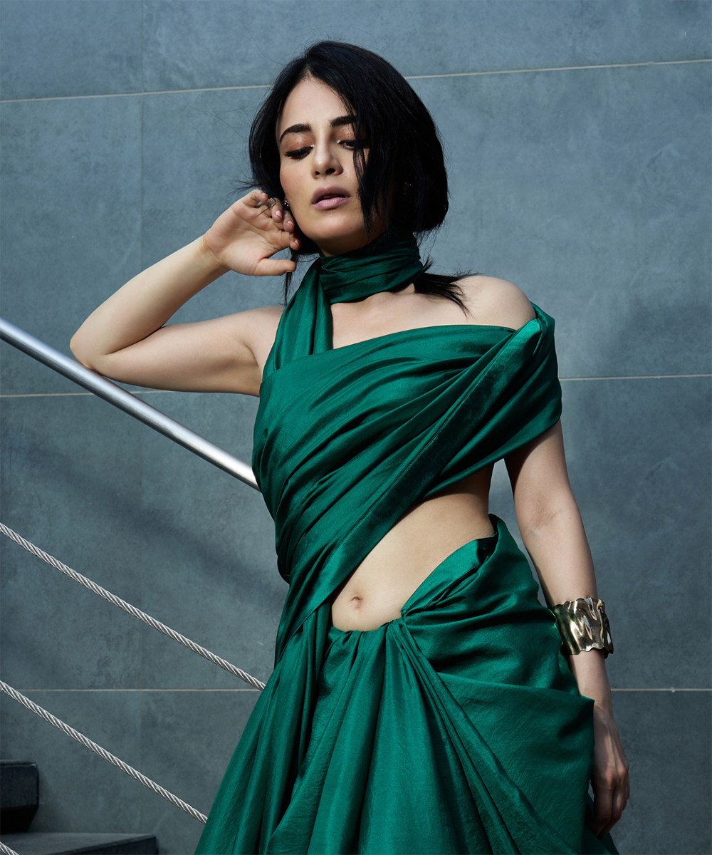Radhika_Madan_In_Green_Pure_Silk_Saree_With_Satin_Finishing_WeaverStory02