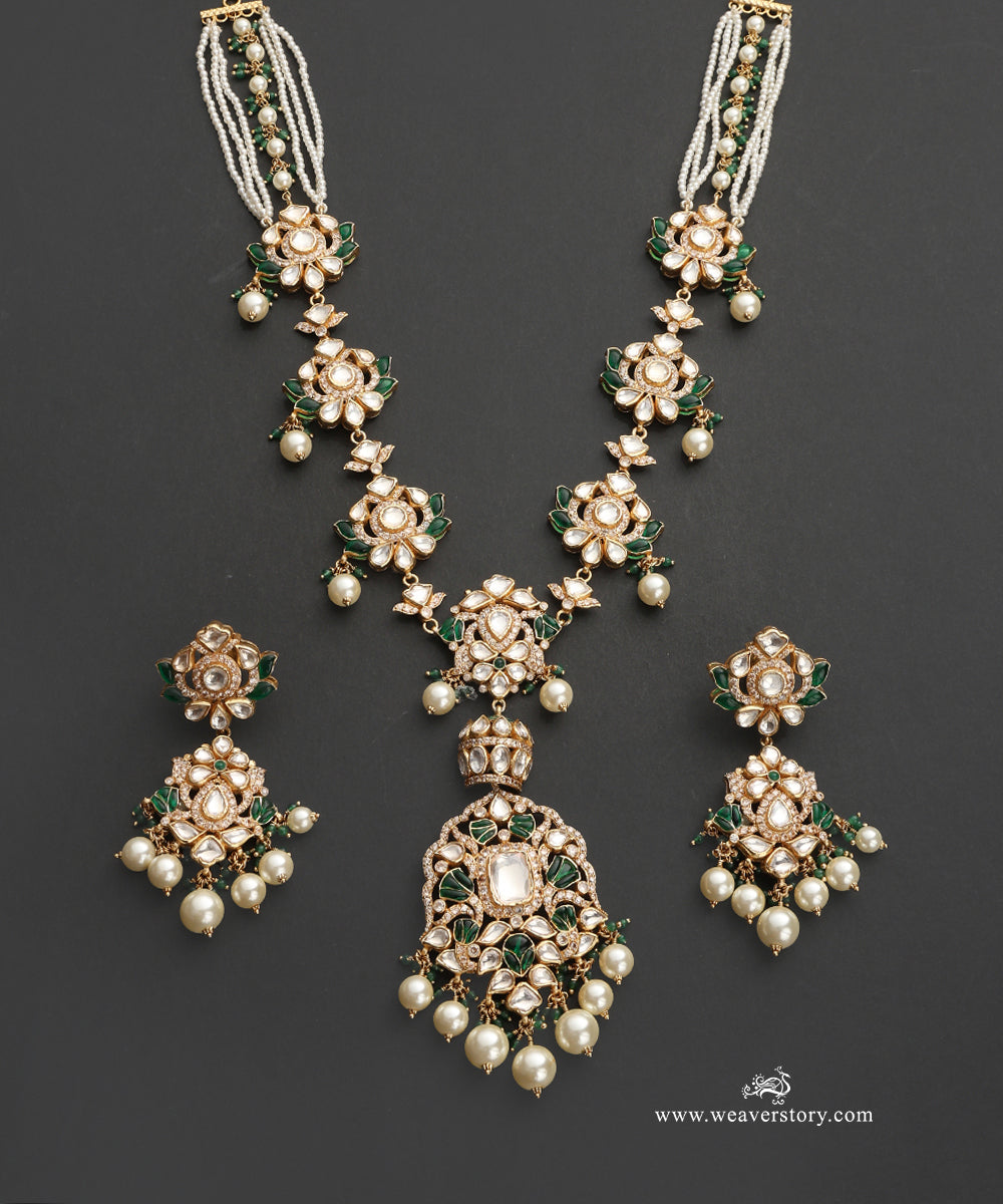 Kala_Handcrafted_Silver_Necklace_With_Meenakari_Jadau_Work_WeaverStory_04