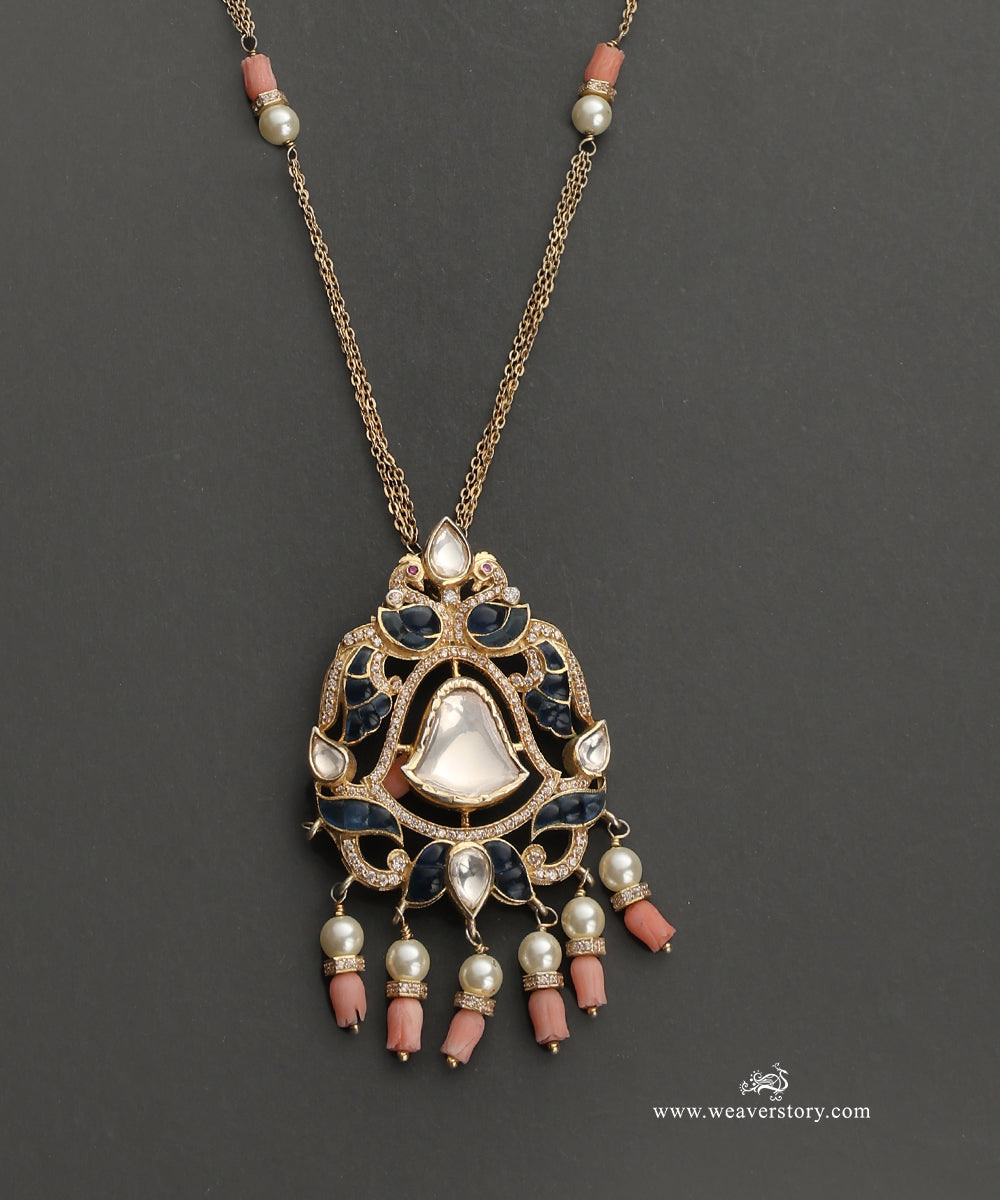 Roshni_Handcrafted_Silver_Pendant_With_Meenakari_Jadau_Work_WeaverStory_03