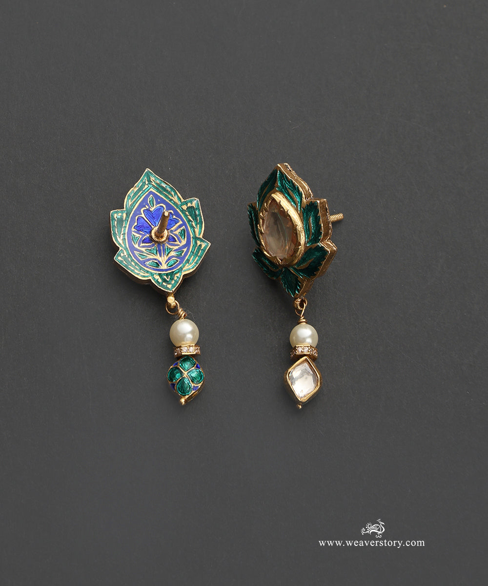 Nimrit_Handcrafted_Silver_Pendant_Set_With_Meenakari_Jadau_Work_WeaverStory_03