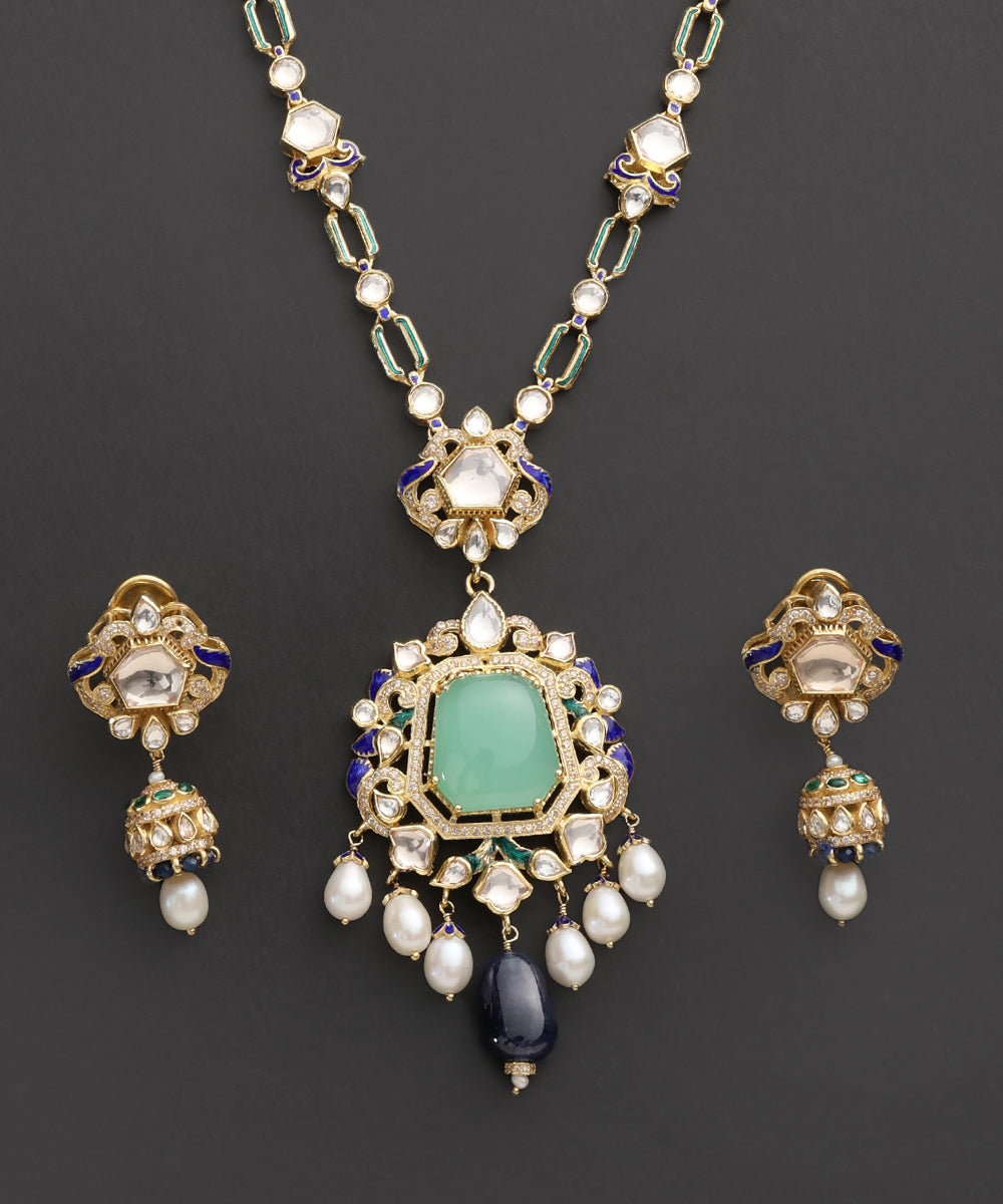 Aabha_Mint_Green_Kundan_Pendant_Set_with_Meenakari_WeaverStory_03