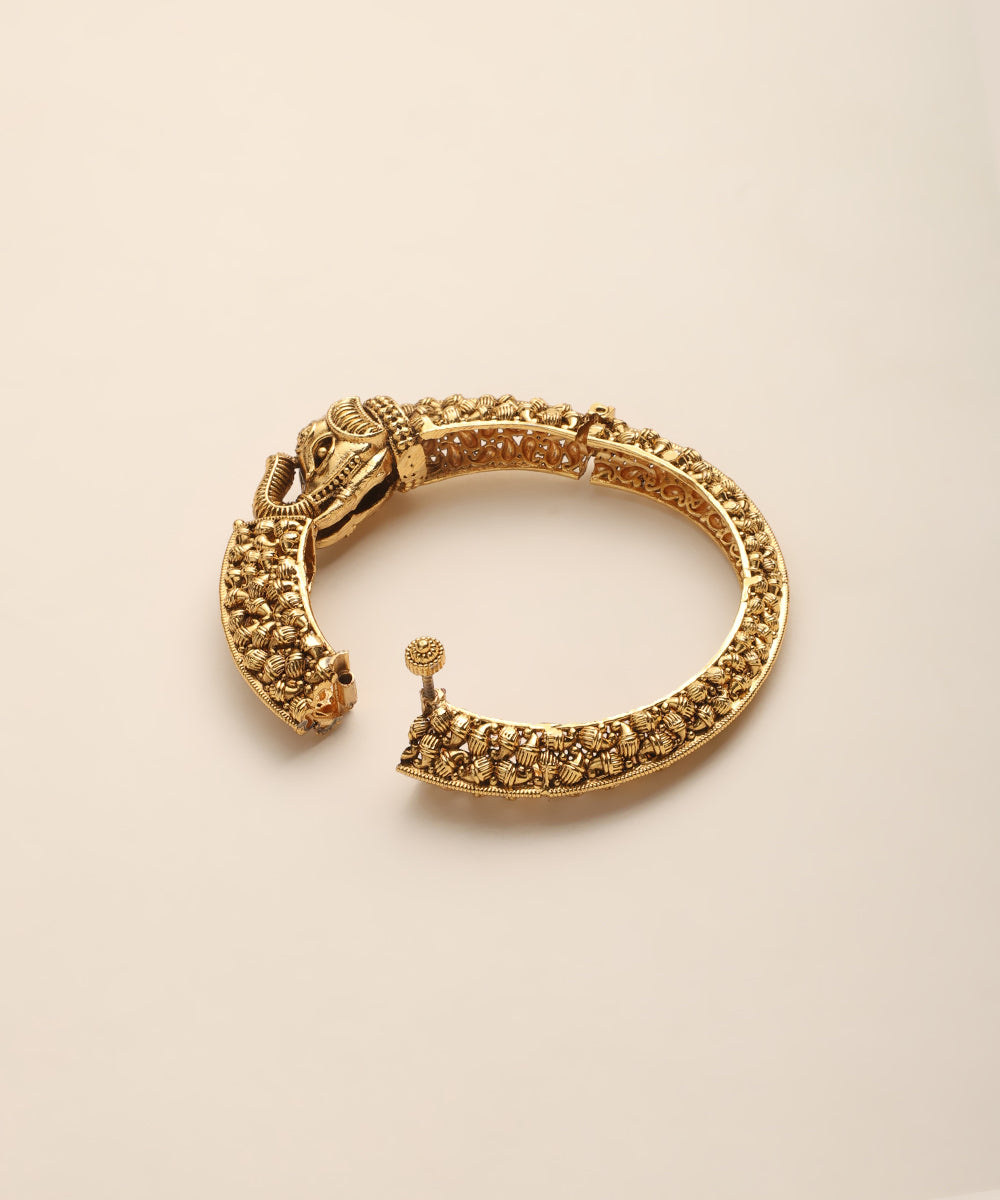 Ekko_Handcrafted_Bangles_With_Elephant_Motifs_WeaverStory_03