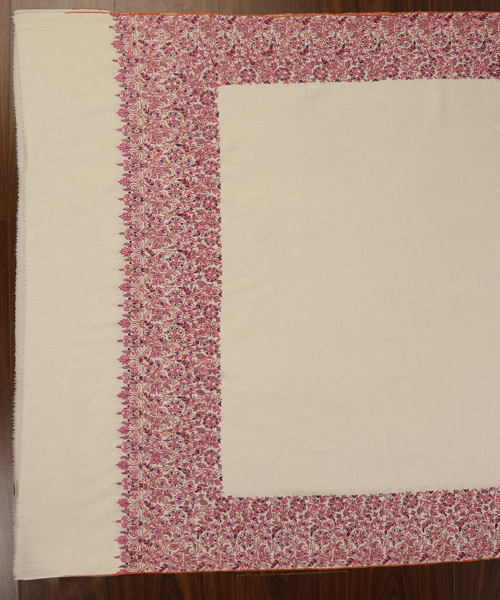 Offwhite_Handwoven_Pure_Pashmina_Shawl_With_Resham_Paper_Mache_Palla_WeaverStory_02