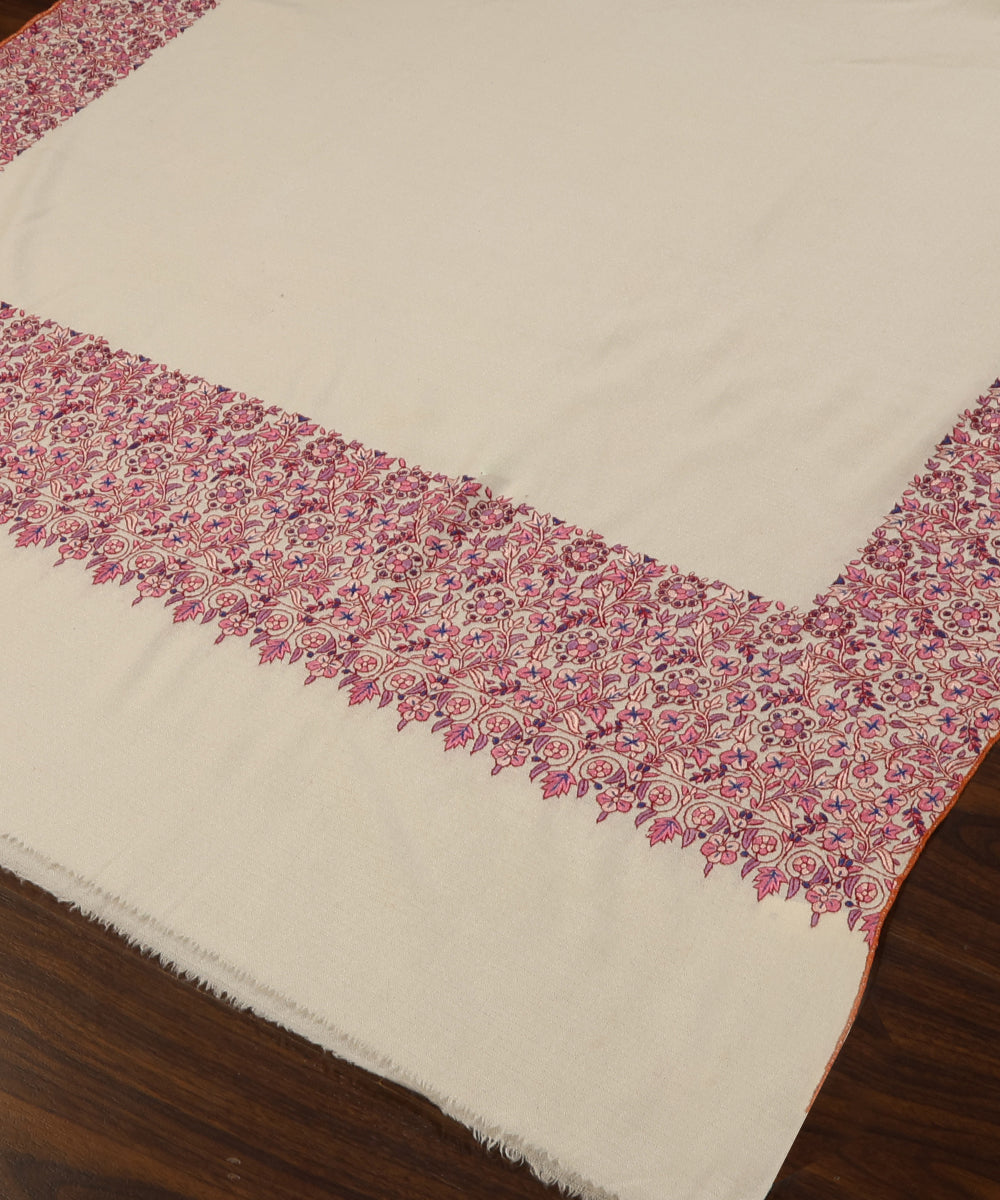 Offwhite_Handwoven_Pure_Pashmina_Shawl_With_Resham_Paper_Mache_Palla_WeaverStory_03