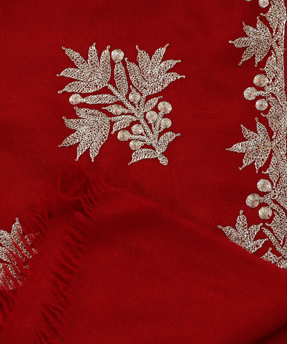 Red_Handwoven_Pure_Pashmina_Shawl_With_Tilla_Border_And_Konia_Palla_WeaverStory_04