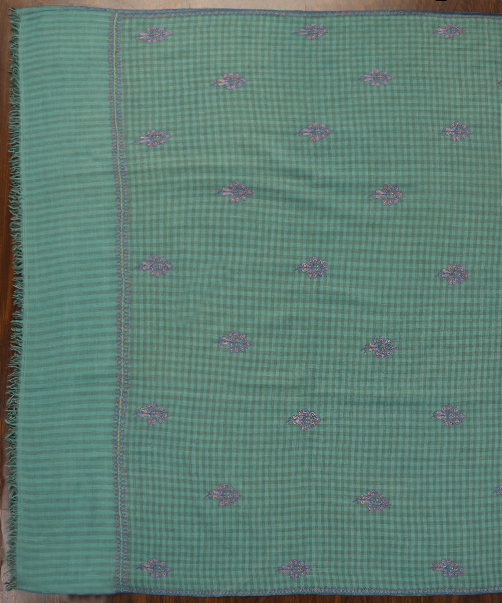 Green_Self_Checks_Handwoven_Pure_Pashmina_Shawl_With_Resham_Sozni_Kari_Boota_WeaverStory_02