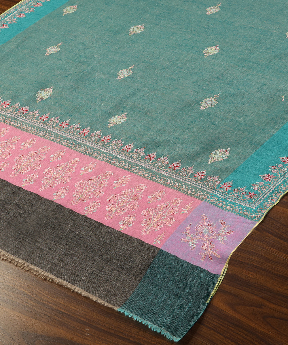 Green_Handwoven_Pure_Pashmina_Shawl_With_Resham_Sozni_Kari_Border_And_Pink_Palla_WeaverStory_03