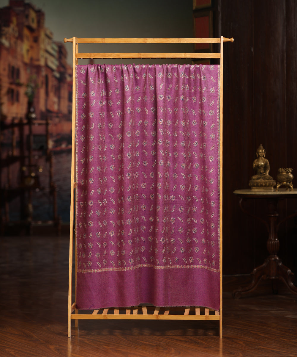 Handwoven_Purple_And_Wine_Reversible_Pure_Pashmina_Shawl_With_Resham_Sozni_Kari_Boota_WeaverStory_01