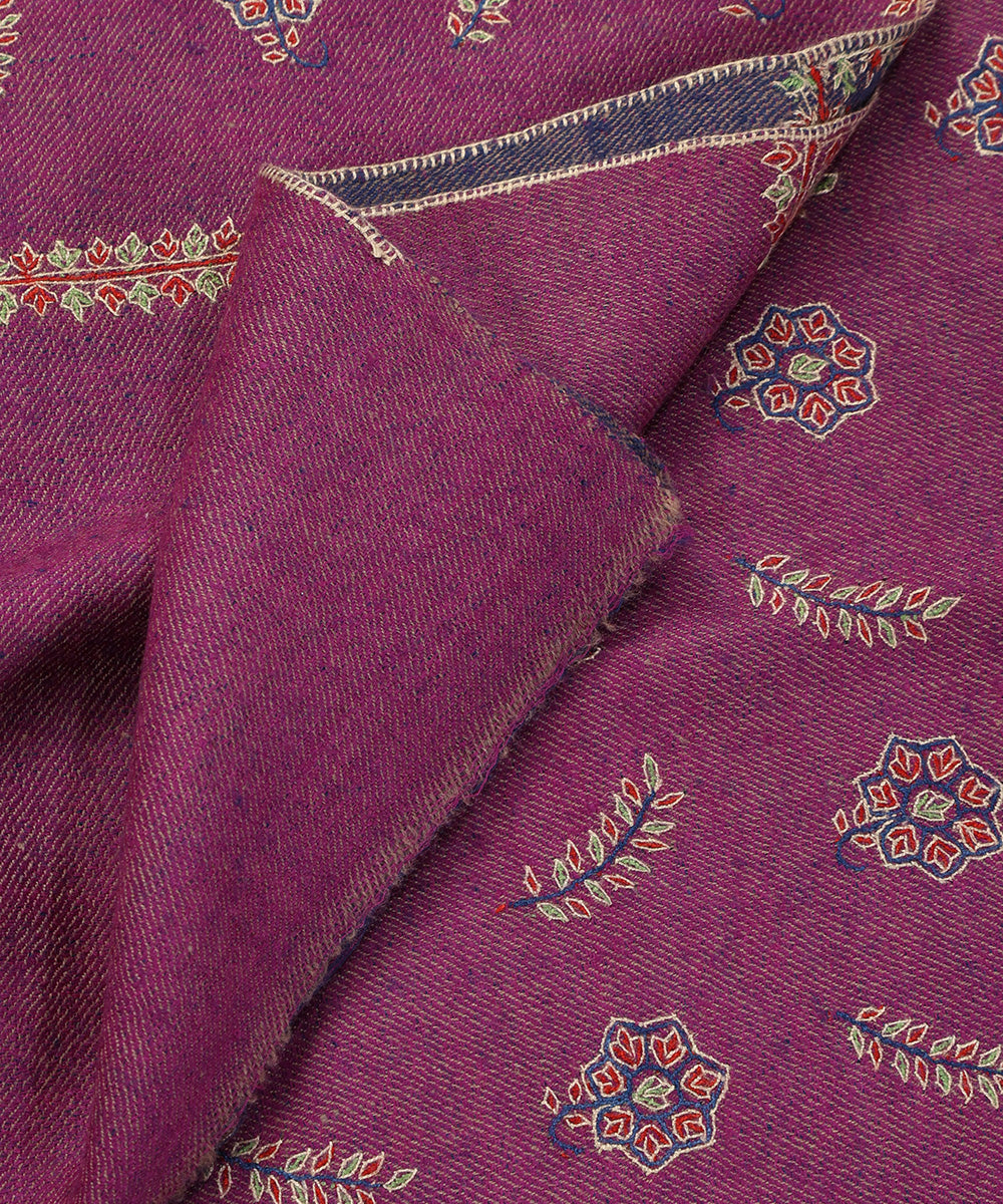 Handwoven_Purple_And_Wine_Reversible_Pure_Pashmina_Shawl_With_Resham_Sozni_Kari_Boota_WeaverStory_04