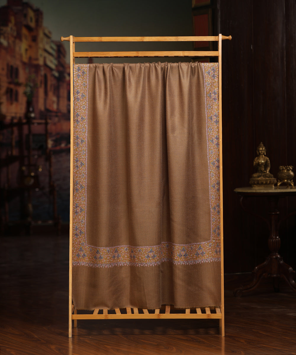 Natural_Toosh_Color_Handwoven_Pure_Pashmina_Shawl_With_Resham_Sozni_Kari_Border_WeaverStory_01