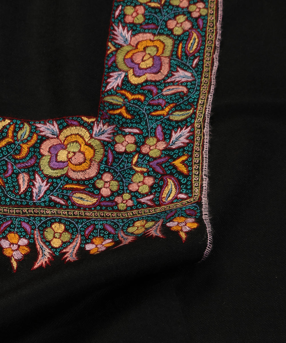 Black_Handwoven_Pure_Pashmina_Shawl_With_Resham_Paper_Mache_Border_WeaverStory_04