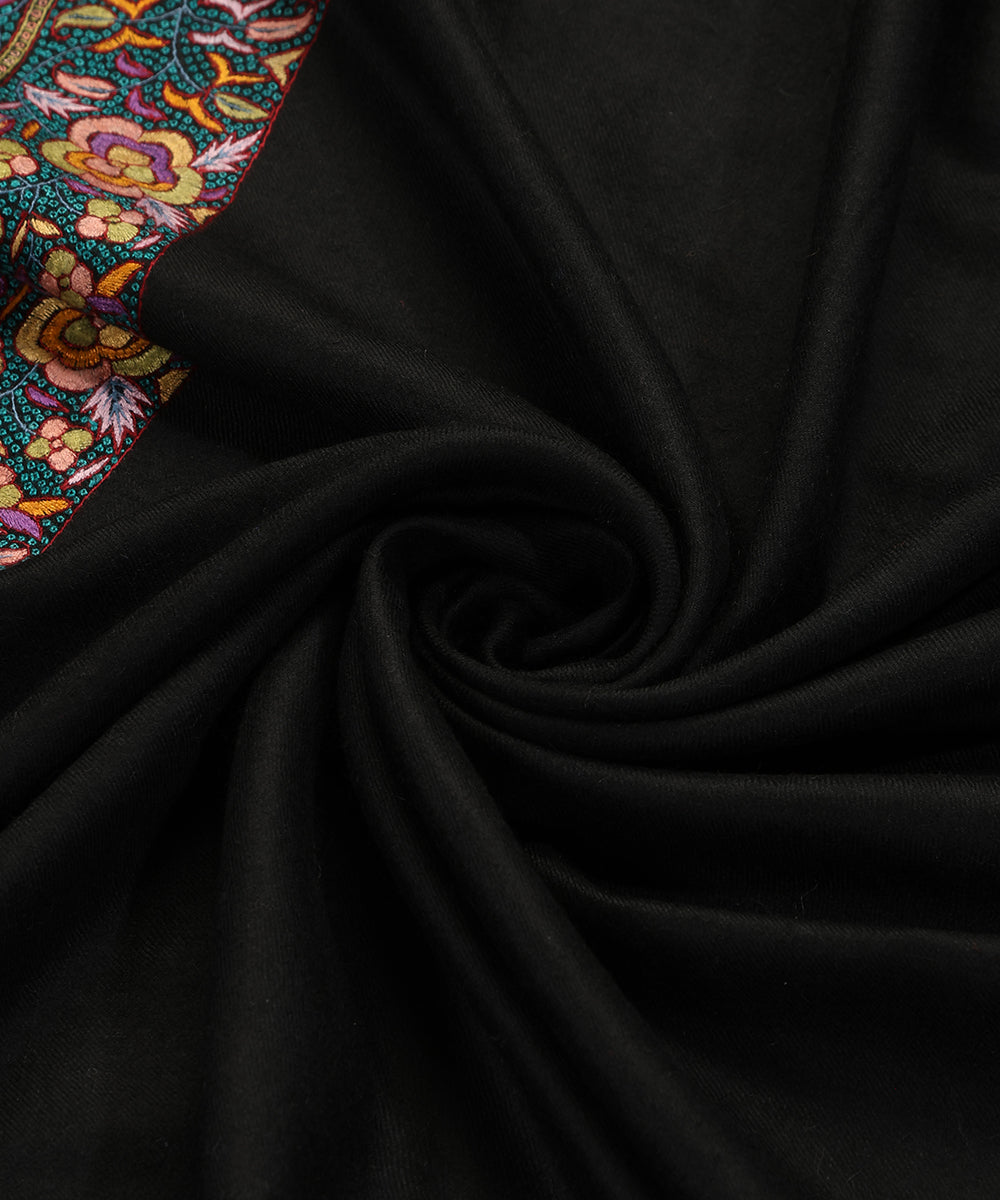 Black_Handwoven_Pure_Pashmina_Shawl_With_Resham_Paper_Mache_Border_WeaverStory_05