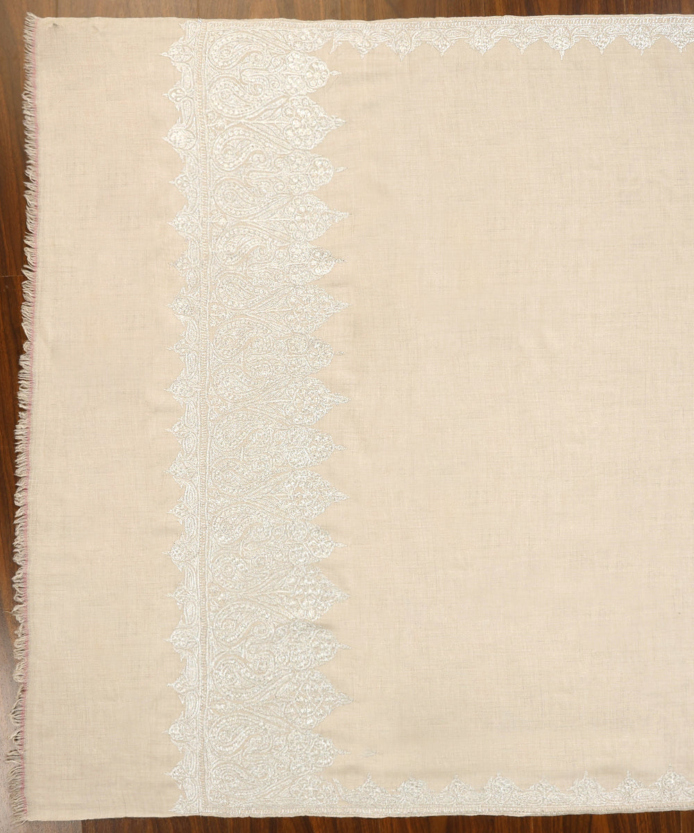 Offwhite_Handwoven_Pure_Pashmina_Shawl_With_Silver_Zari_Tilla_Border_And_Palla_WeaverStory_02