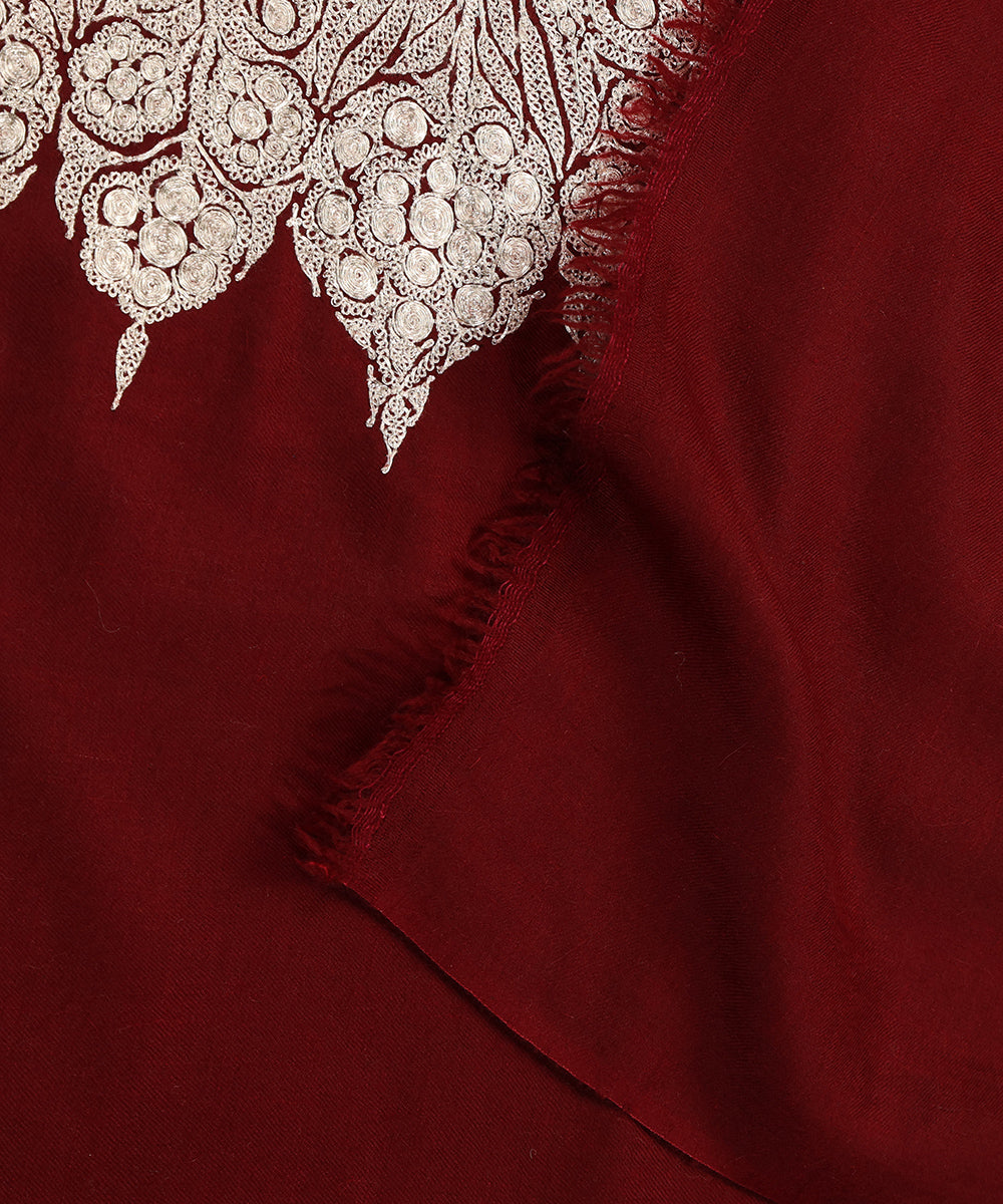 Maroon_Handwoven_Pure_Pashmina_Shawl_With_Silver_Zari_Tilla_Border_And_Palla_WeaverStory_04