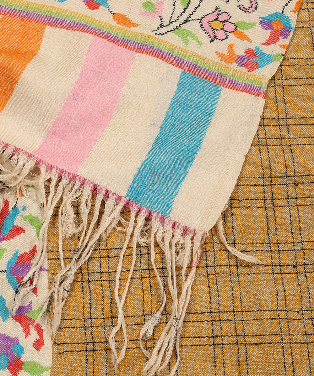 Mustard_Handwoven_Pure_Pashmina_Reversible_Kani_Shawl_With_Checks_WeaverStory_04