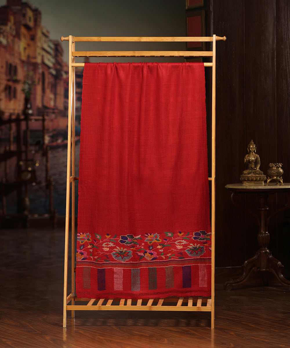 Red_Handwoven_Pure_Pashmina_Kani_Palla_Shawl_WeaverStory_01