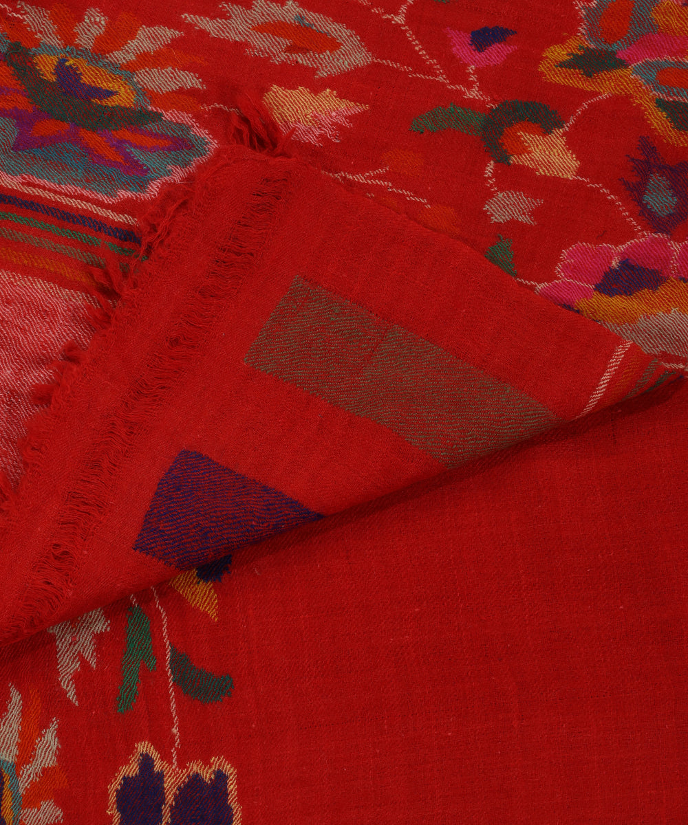 Red_Handwoven_Pure_Pashmina_Kani_Palla_Shawl_WeaverStory_04