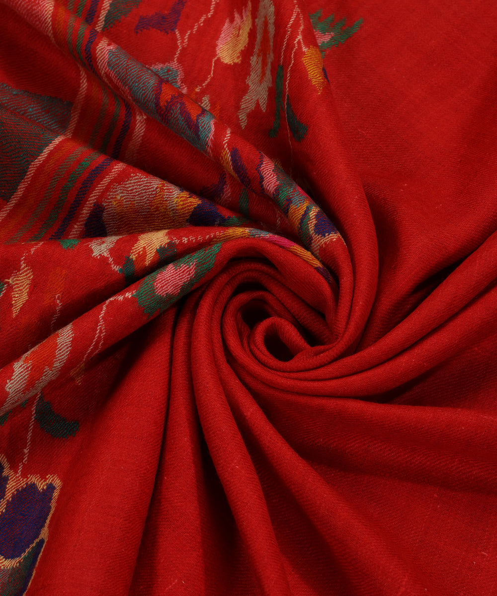 Red_Handwoven_Pure_Pashmina_Kani_Palla_Shawl_WeaverStory_05