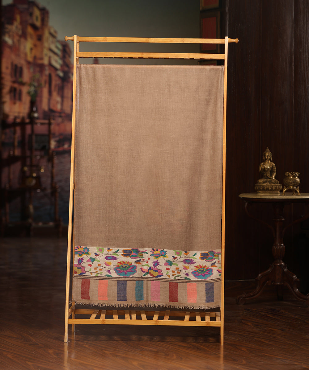 Beige_Handwoven_Pure_Pashmina_Shawl_With_Kani_Palla_WeaverStory_01