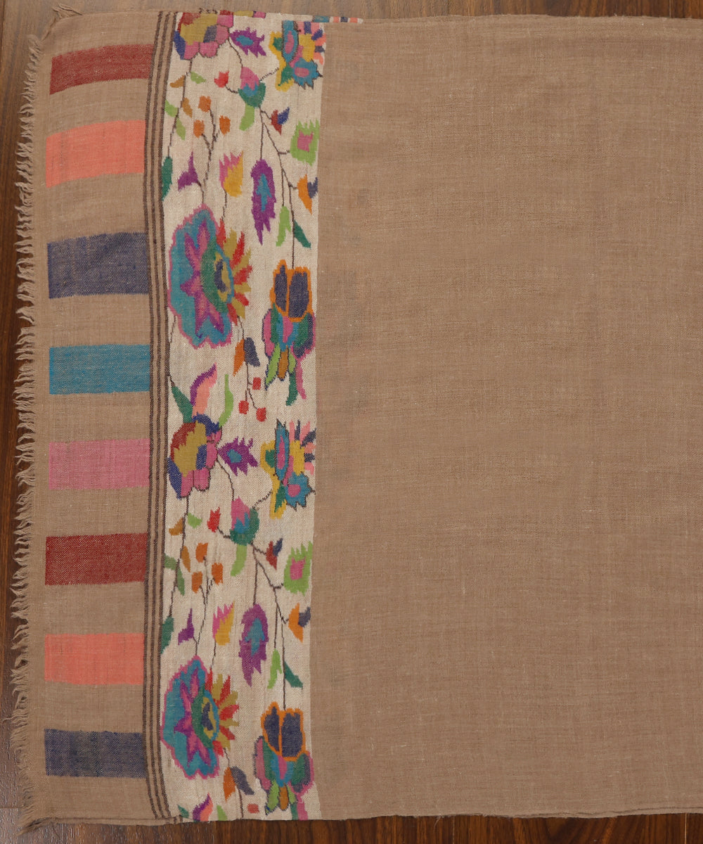 Beige_Handwoven_Pure_Pashmina_Shawl_With_Kani_Palla_WeaverStory_02