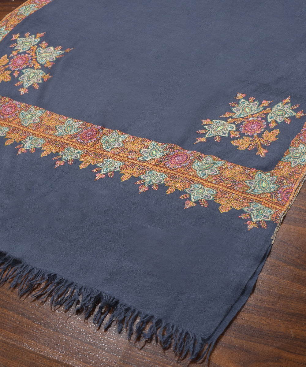 Blue_Handwoven_Pure_Pashmina_Shawl_With_Sozni_Kari_Embroidery_WeaverStory_03