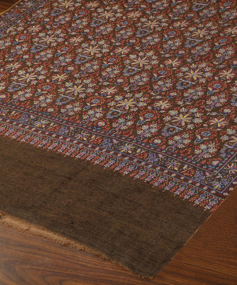 Grey_Black_Handwoven_Reversible_Pure_Pashmina_Jamawar_Shawl_With_Sozni_Kari_Embroidery_WeaverStory_03