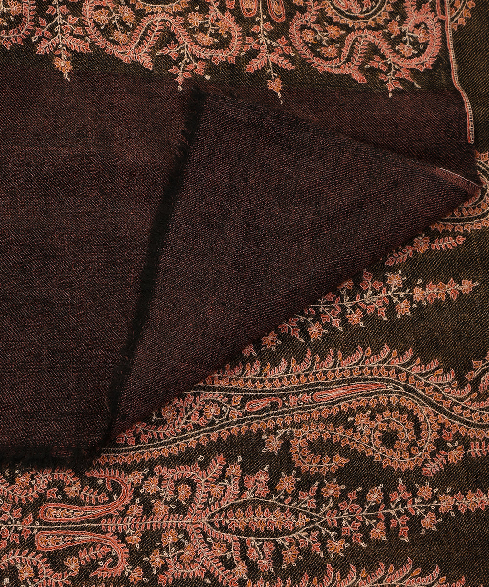 Black_Handwoven_Pure_Pashmina_Reversible_Shawl_With_Sozni_Kari_Embroidery_WeaverStory_04