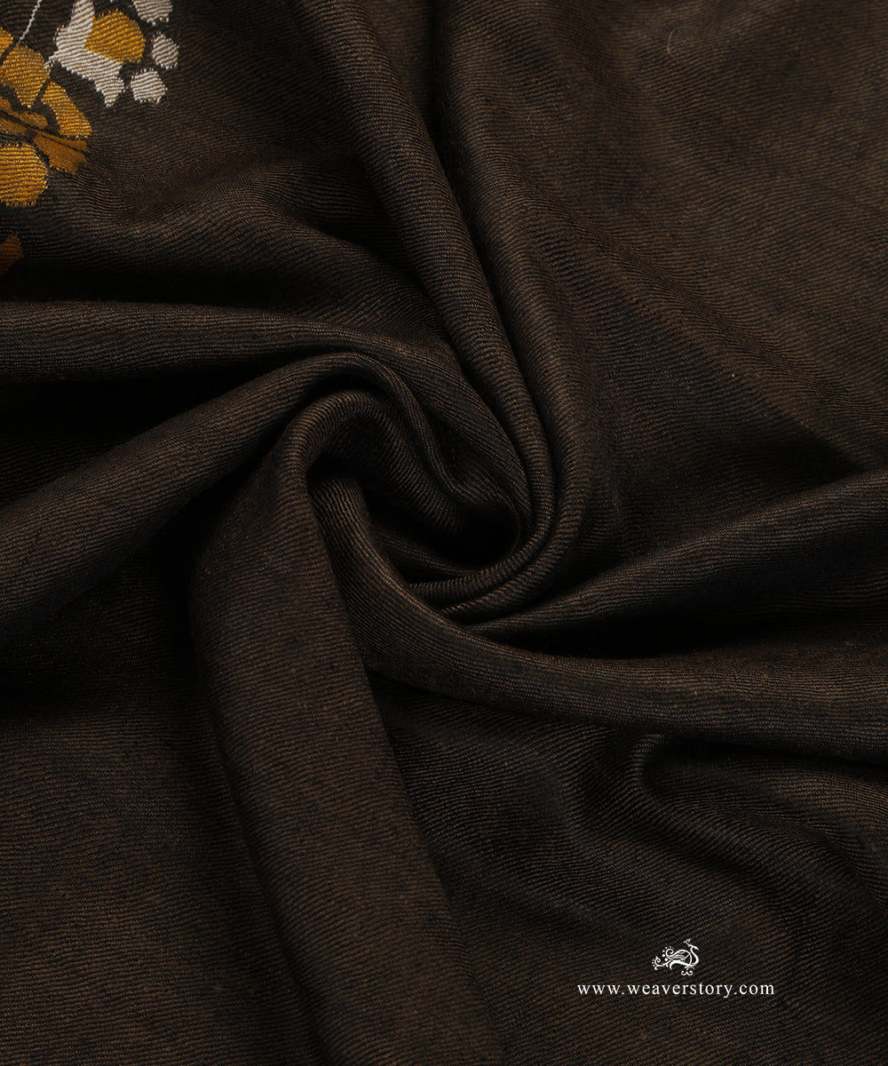 Black_Handwoven_Kani_Palla_Pure_Pashmina_Shawl_WeaverStory_05