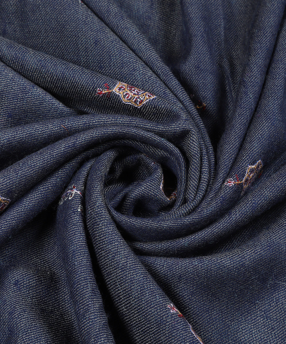 Sage_Green_Handloom_Pashmina_Shawl_WeaverStory_04