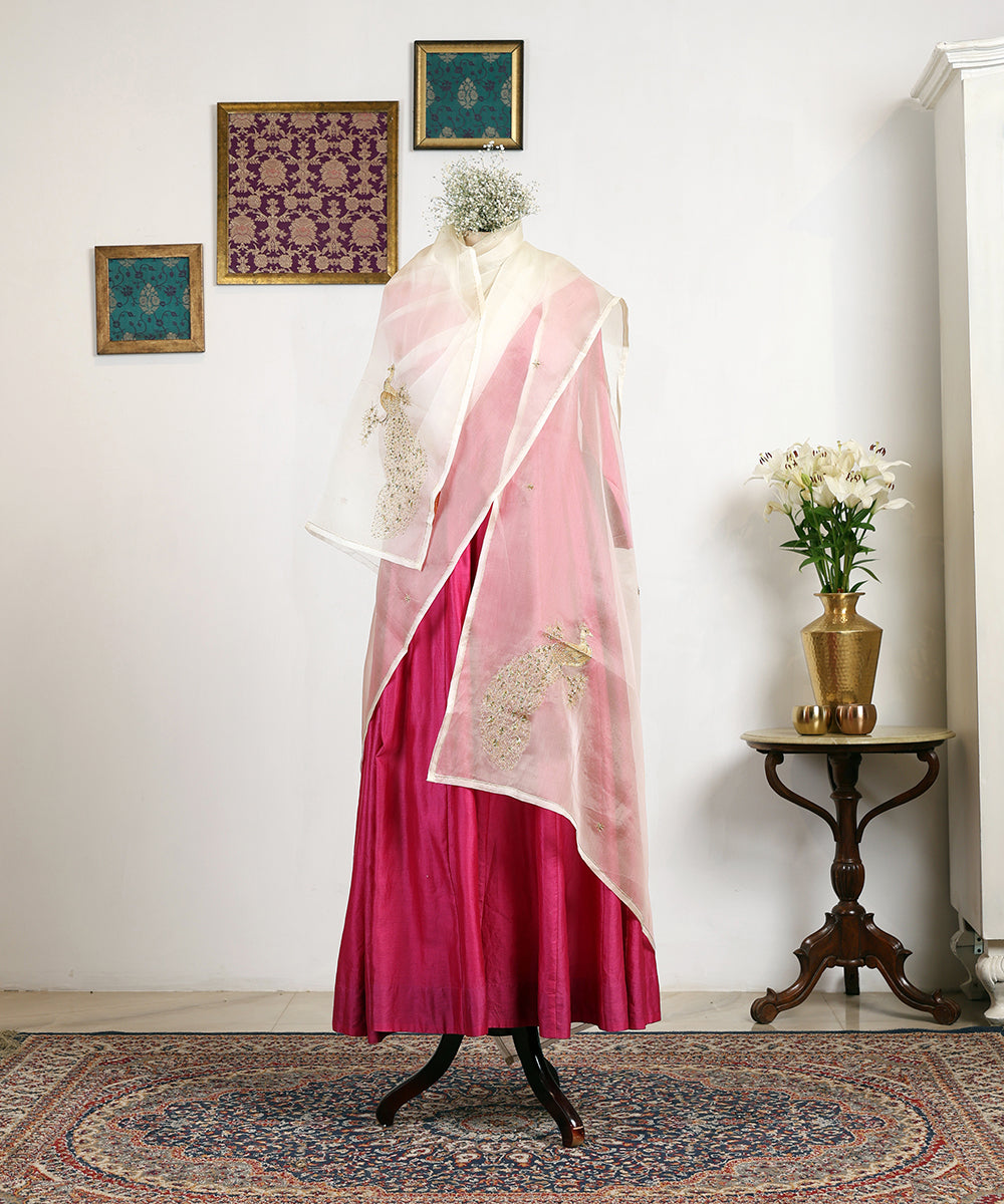 White_Handloom_Organza_Embroided_Dupatta_With_Peacock_Motif_WeaverStory_01