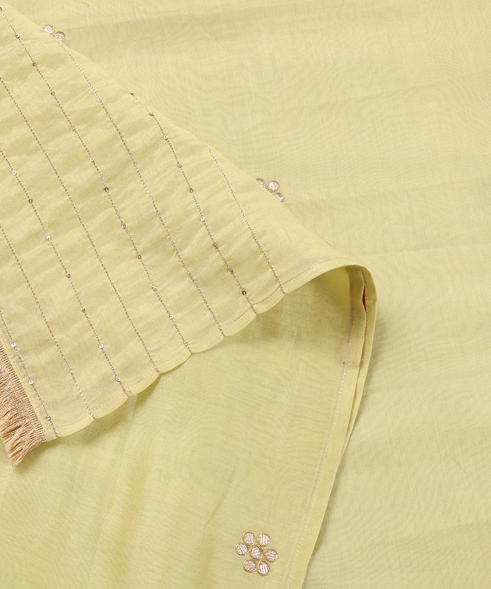 Lime_Green_Handloom_Chanderi_Silk_Dupatta_With_Gota_Floral_Booties_And_Kiran_Lace_WeaverStory_04