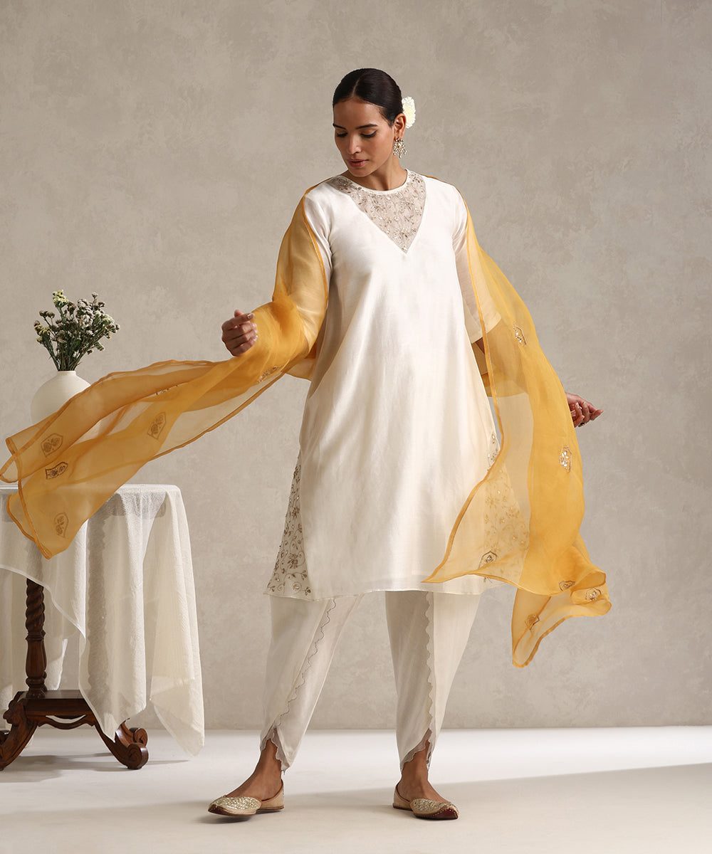 Offwhite_Hand_Emboidered_Gota_Patti_Kurta_With_Tulip_Pants_And_Organza_Dupatta_WeaverStory_01