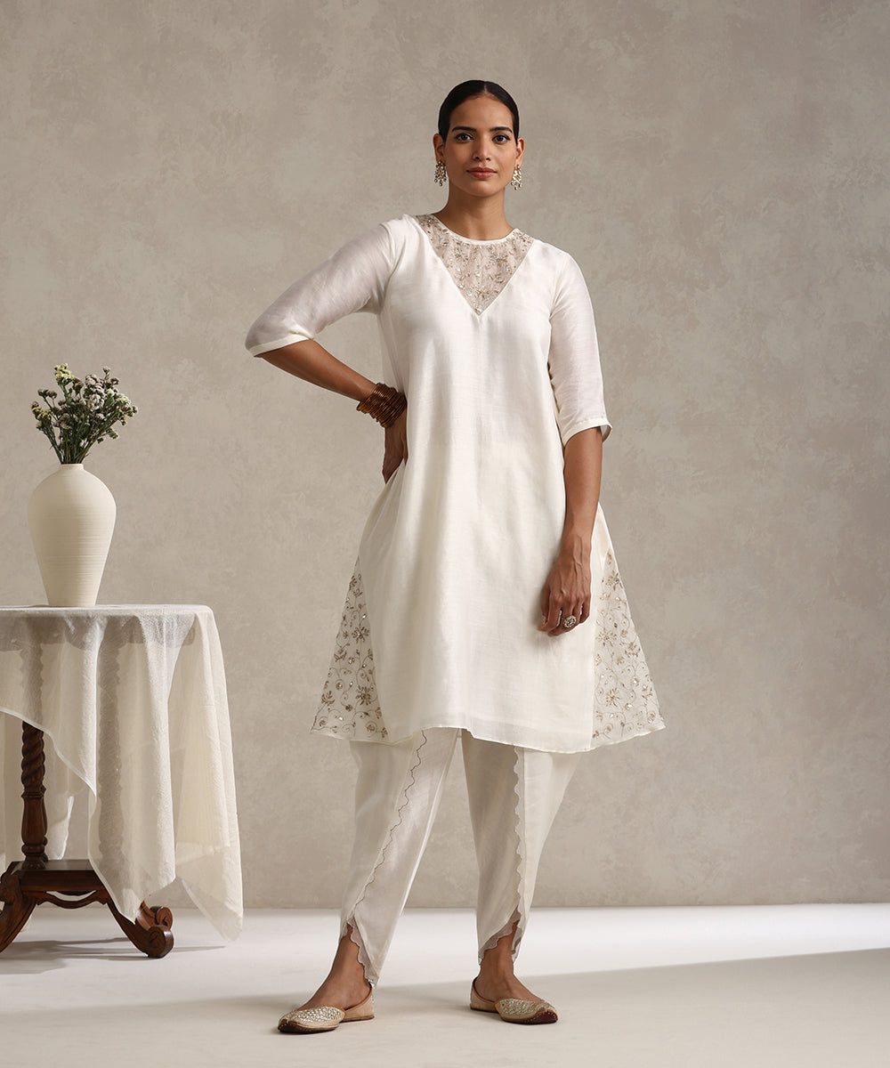 Offwhite_Hand_Emboidered_Gota_Patti_Kurta_With_Tulip_Pants_And_Organza_Dupatta_WeaverStory_04