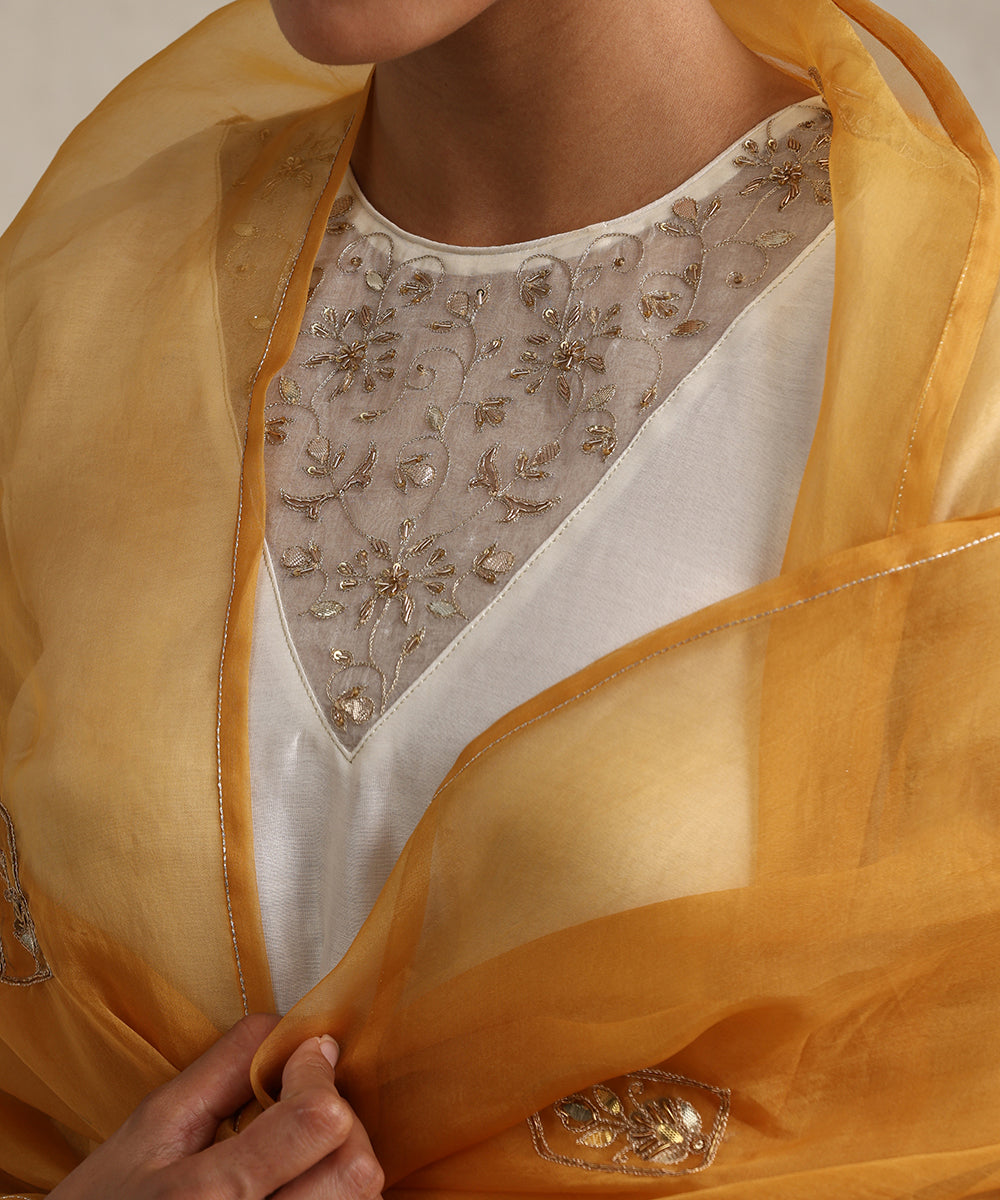 Offwhite_Hand_Emboidered_Gota_Patti_Kurta_With_Tulip_Pants_And_Organza_Dupatta_WeaverStory_06