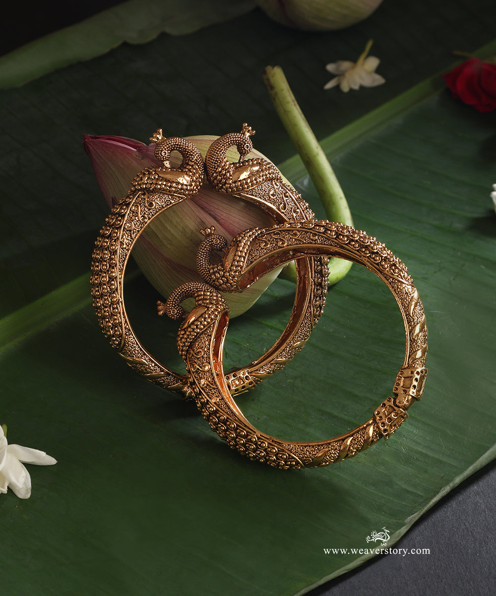 Aleena_Handcrafted_Gold_Plated_Alloy_Bangles_Set_WeaverStory_01