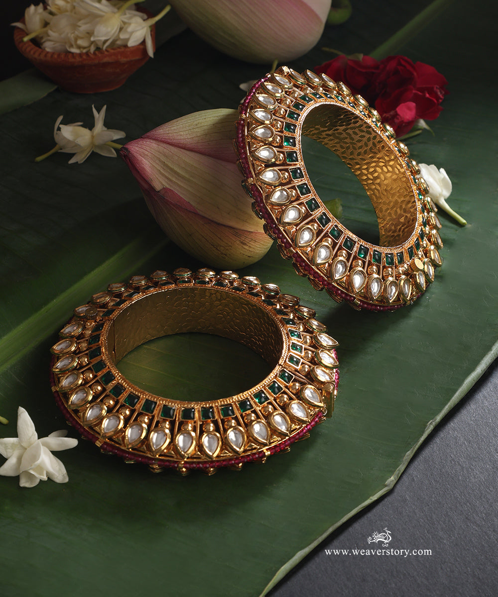Sahabat_Handcrafted_Gold_Plated_Alloy_Bangles_Set_WeaverStory_01
