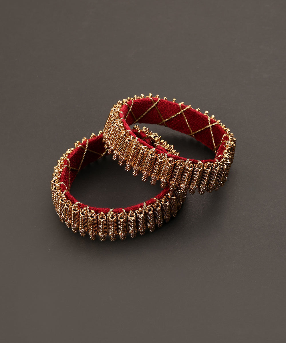 Neena_Handcrafted_Alloy_Gold_Plated_Bangles_WeaverStory_03