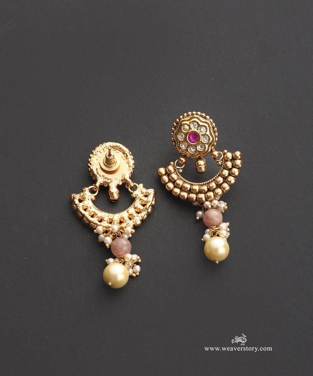 Laila_Handcrafted_Alloy_Necklace_Set_With_Gold_Plating_WeaverStory_03