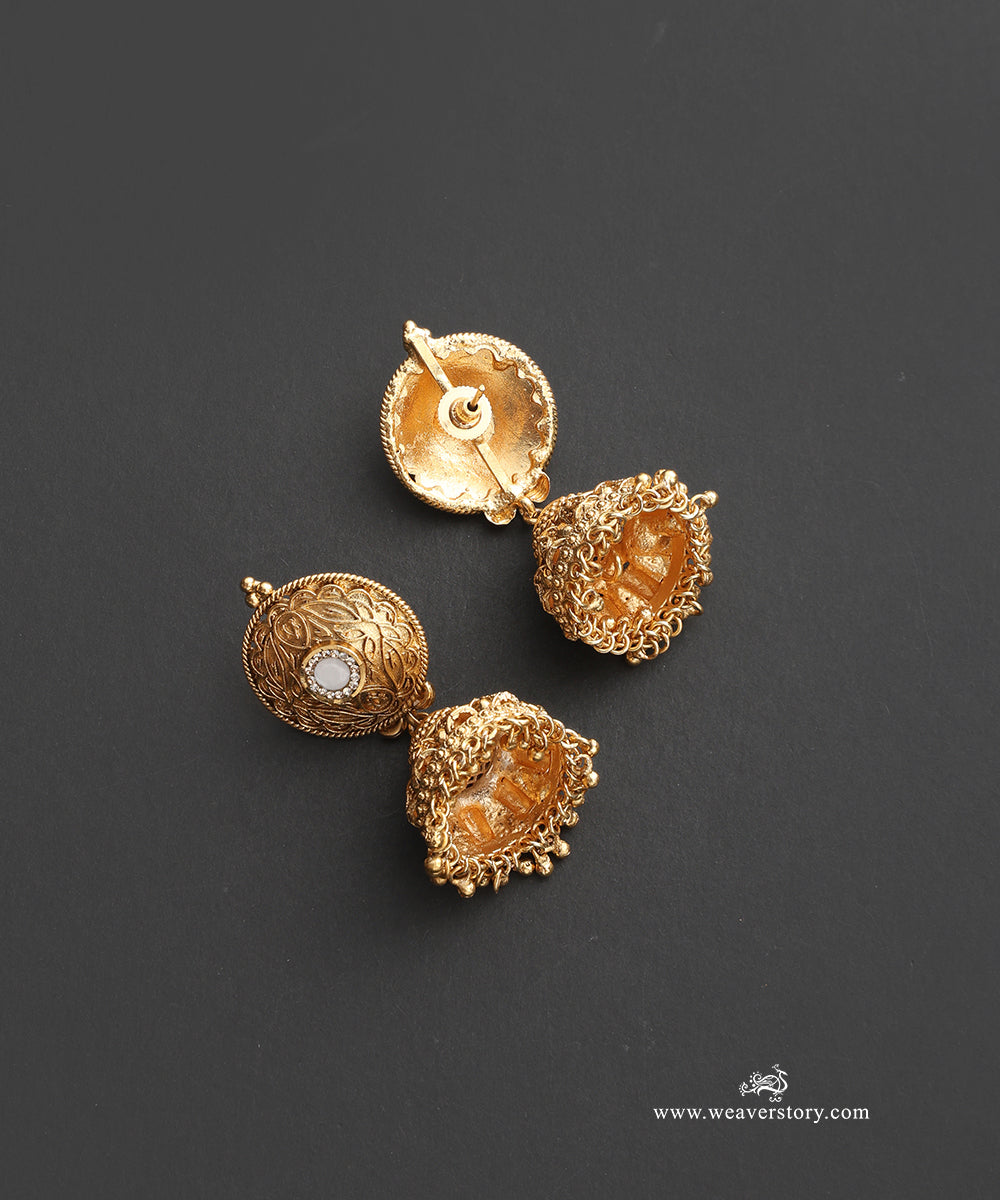 Nargis_Handcrafted_Alloy_Necklace_With_Gold_Plating_WeaverStory_03