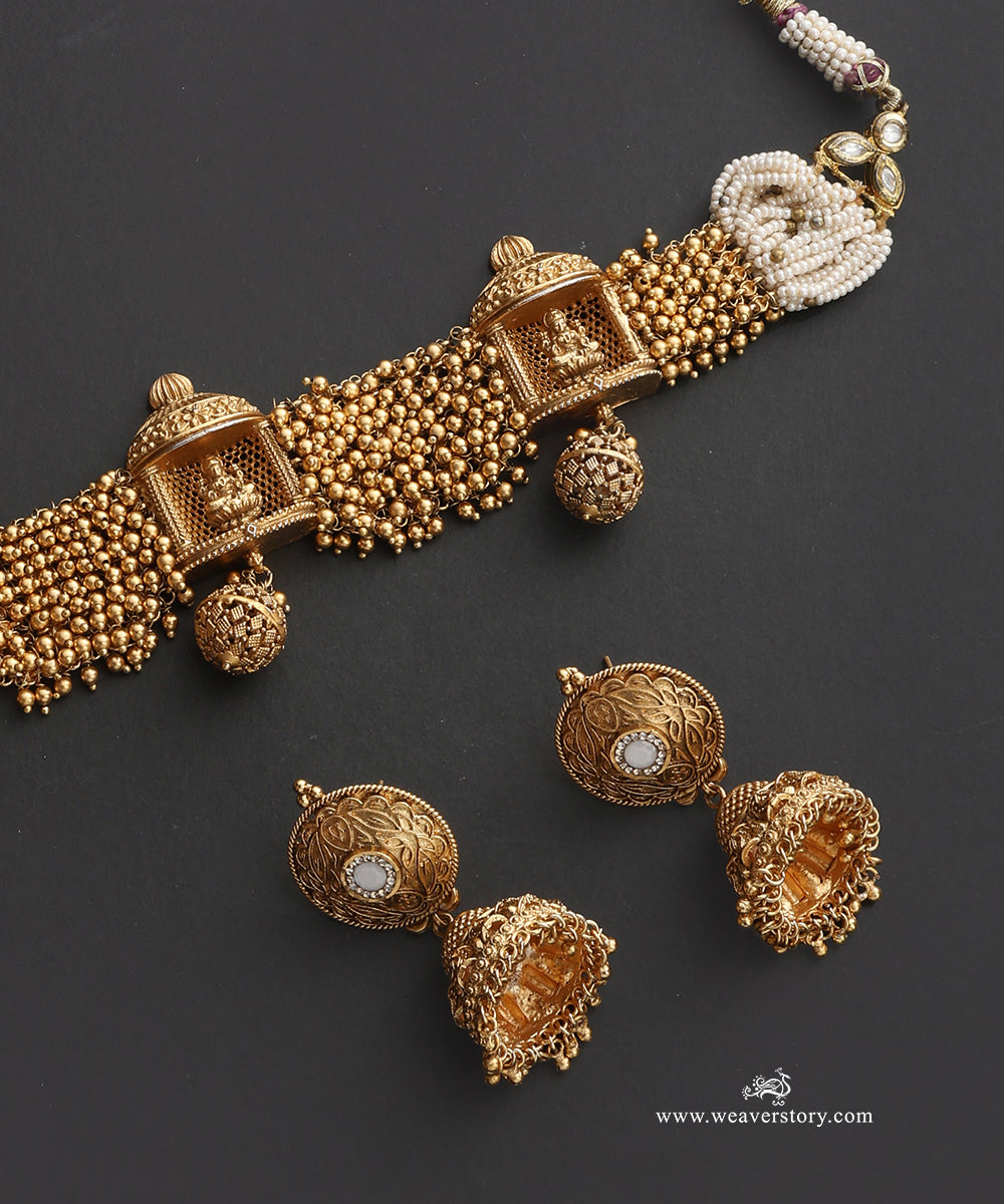 Nargis_Handcrafted_Alloy_Necklace_With_Gold_Plating_WeaverStory_04