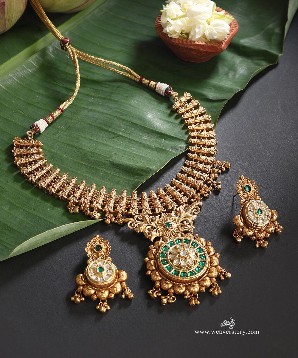 Samira_Handcrafted_Alloy_Necklace_Set_With_Gold_Plating_WeaverStory_01