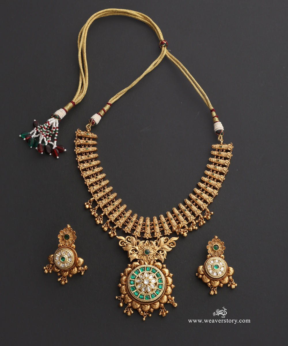 Samira_Handcrafted_Alloy_Necklace_Set_With_Gold_Plating_WeaverStory_02