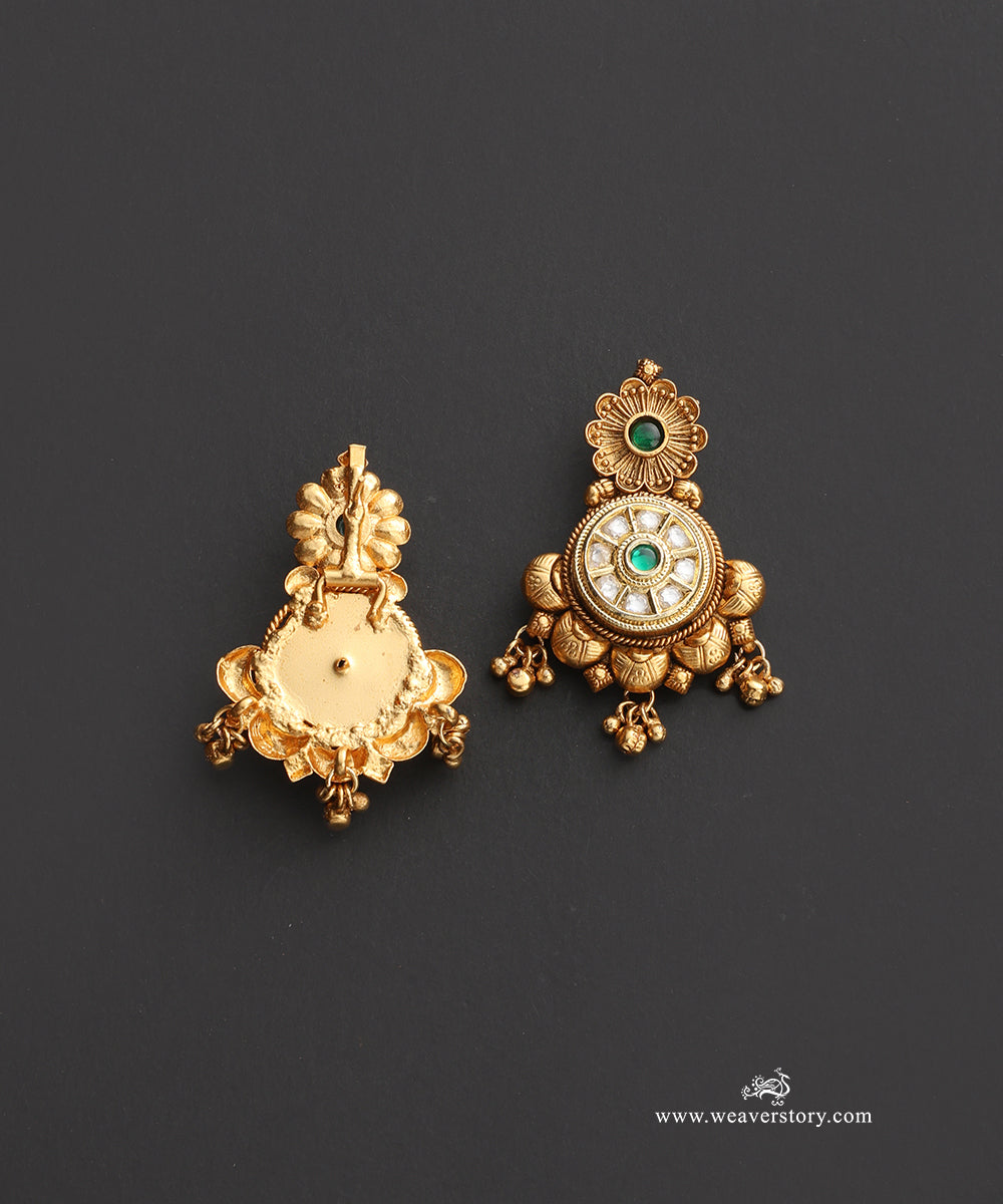 Samira_Handcrafted_Alloy_Necklace_Set_With_Gold_Plating_WeaverStory_03