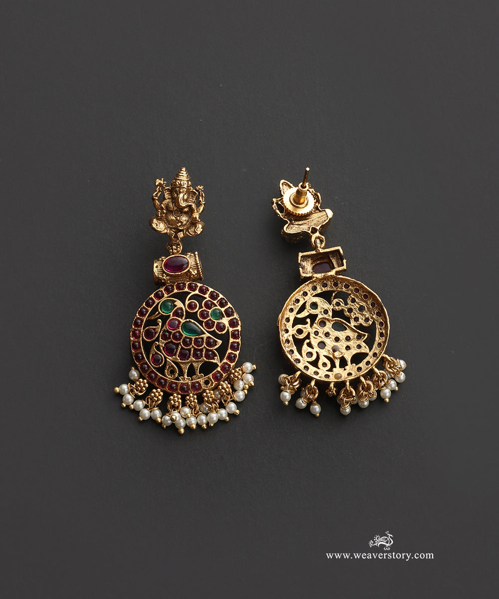Suhana_Handcrafted_Alloy_Necklace_Set_With_Gold_Plating_WeaverStory_03