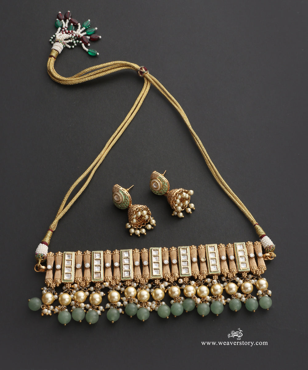 Huda_Handcrafted_Alloy_Necklace_Set_With_Gold_Plating_WeaverStory_02